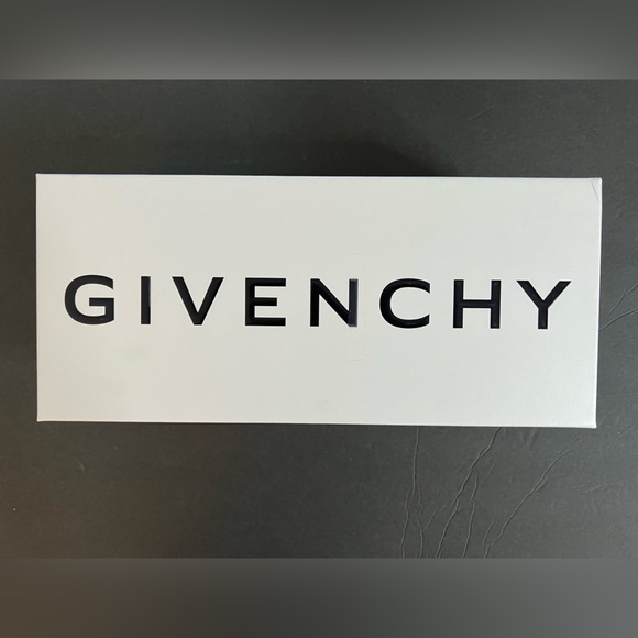 Givenchy Pool Slides - Picture 10 of 10